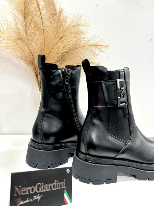 Anfibi donna Nero Giardini I309150D