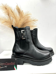 Anfibi donna Nero Giardini I309150D