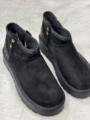 Eskimo Donna Marc Ellis LOOMY 1002