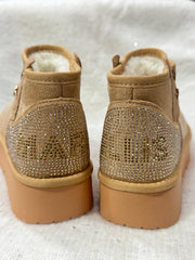 Eskimo Donna Marc Ellis LOOMY 1002