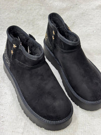 Eskimo Donna Marc Ellis LOOMY 1002
