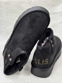Eskimo Donna Marc Ellis LOOMY 1002